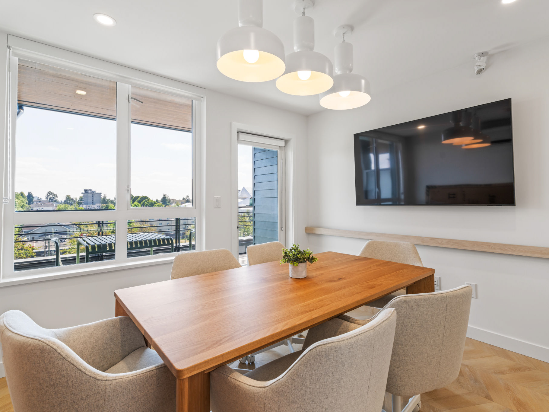 #603 – 2450 Garden Drive